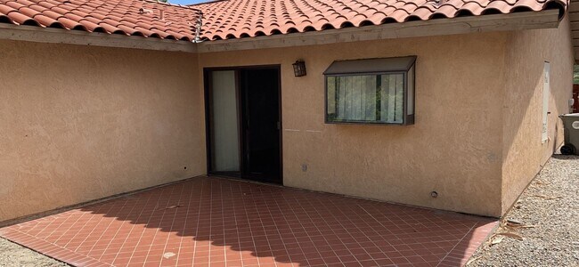 Foto del edificio - Beautiful Palm Desert home with Desert Lan...