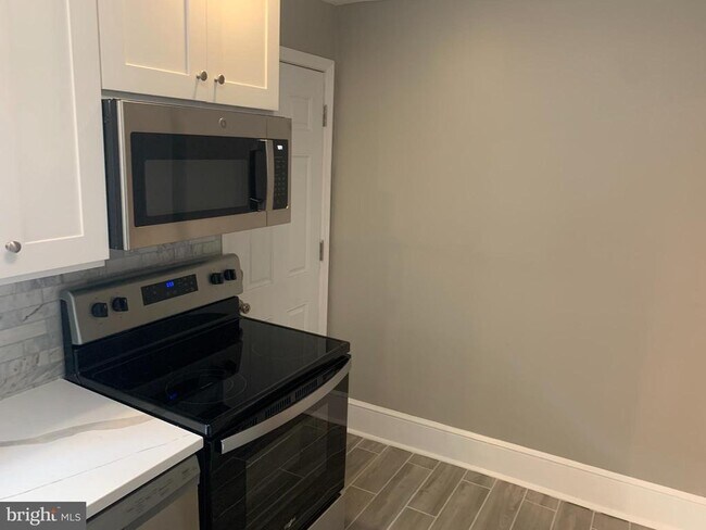 Foto del edificio - 1819 Sigel St