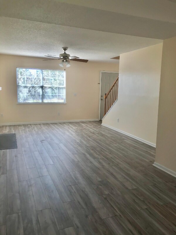 Building Photo - 157 Bridleridge Rd