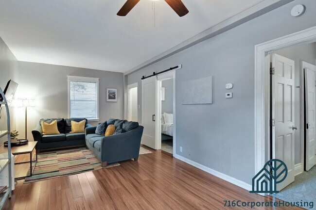Building Photo - Furnished 3-Bedroom Carriage House on Bird Ave