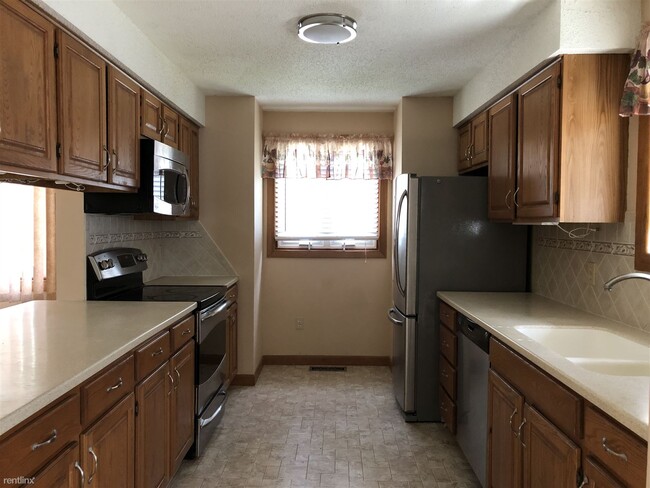 Building Photo - 2 br, 1.5 bath Condo - 56D Eastbrook Hts