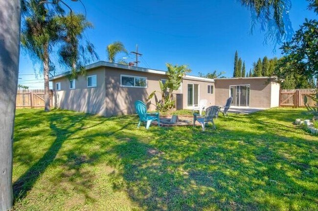 Foto del edificio - Spacious 5-Bedroom Home on Quiet Cul-de-Sa...