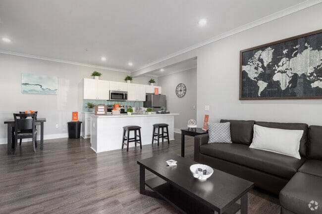 2 habitaciones, 2 baños, 1153 pies cuadrados, sala de estar - Pointe Grand Savannah