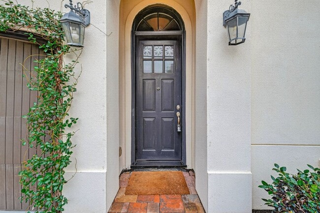 Building Photo - 10917 Upland Park