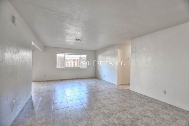 Foto del edificio - 3818 Otto Dr