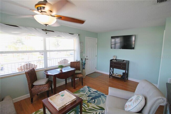 Foto del edificio - 5601 Shore Blvd S