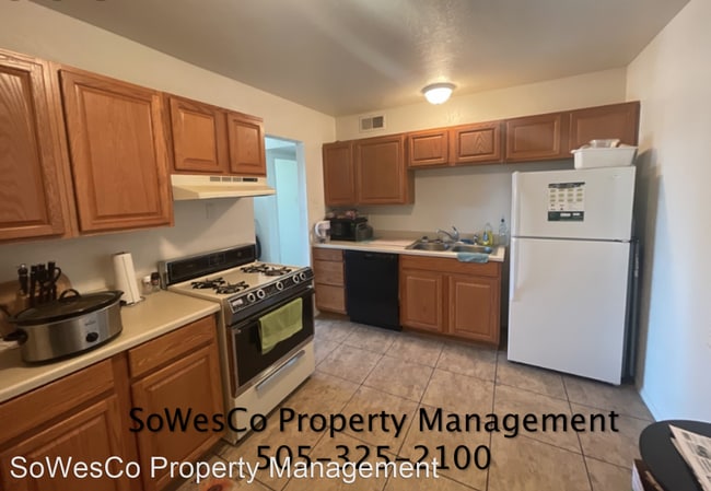 Building Photo - 4 br, 1 bath House - 3412 Edgecliff Drive