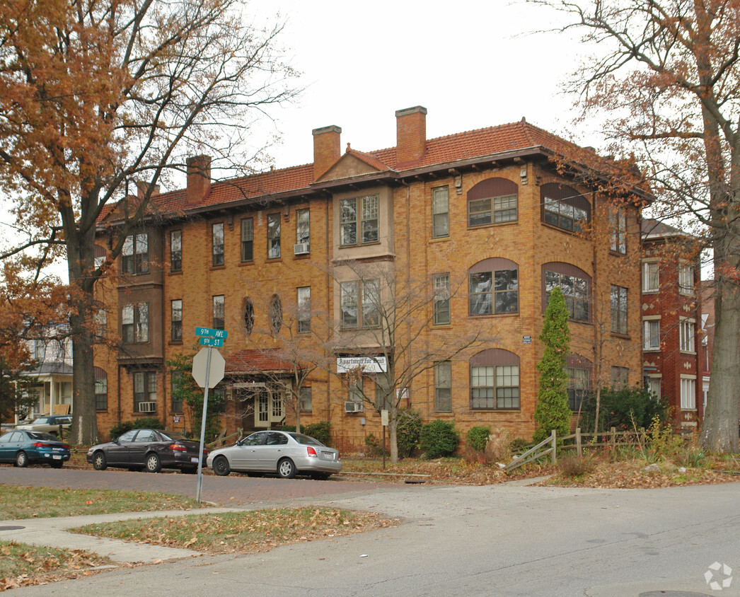 Building Photo - 830-832 9th St