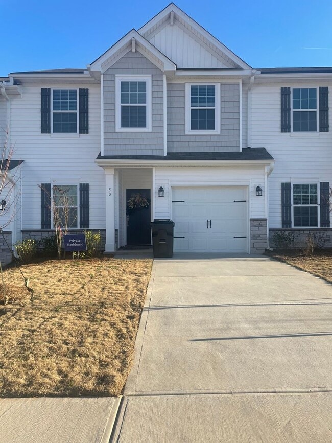 Building Photo - 18 Fernhill Ln