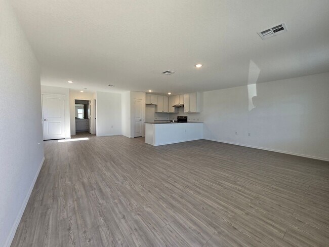 Foto del edificio - 13327 Laffoon Wy