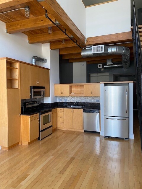 Building Photo - 333 Santana Row