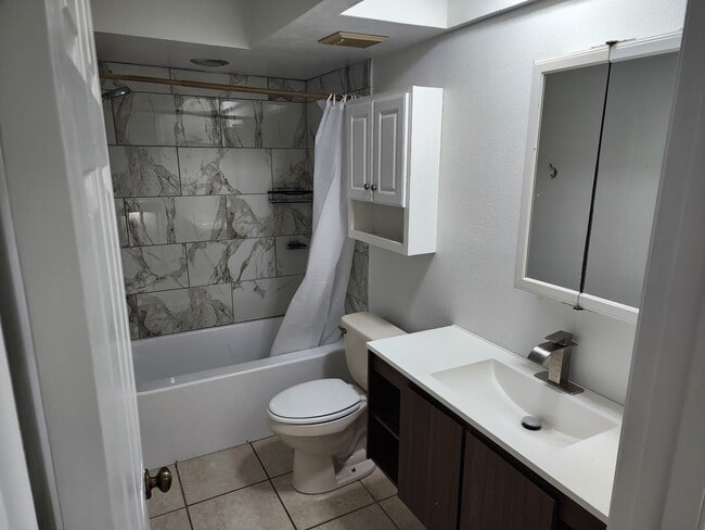 Upstairs Bathroom - 2751 S Pines Dr