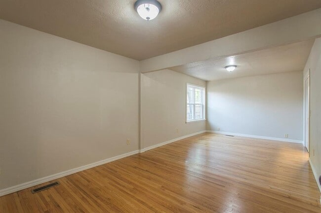 Building Photo - 2928 NW 33rd St