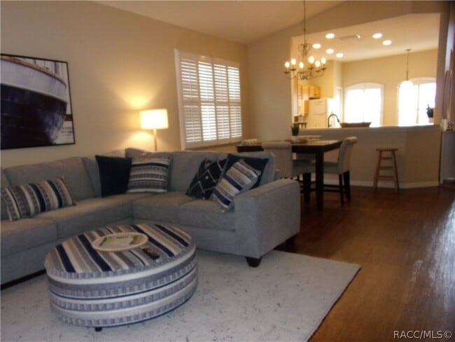 Foto del edificio - 877 W Silver Meadow Loop