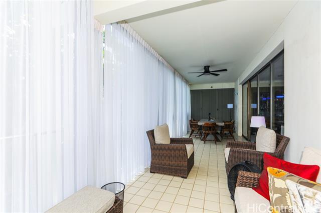 Building Photo - 4999 Kahala Ave