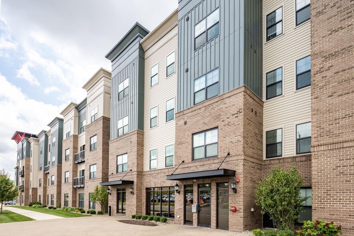 University Edge Youngstown Student Living Apartments Youngstown, OH