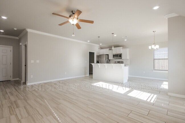 Building Photo - 1061 Lakeview Dr