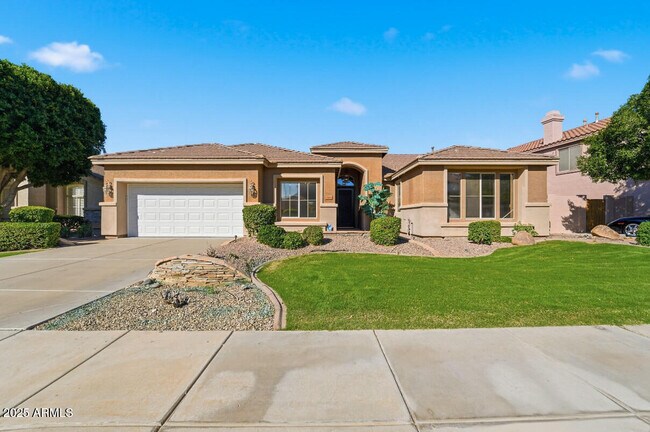Building Photo - 7180 W Trails Dr