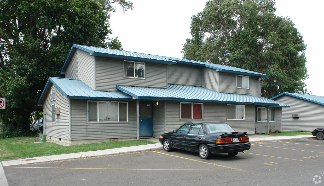 Primary Photo - 615 N 15th Ave