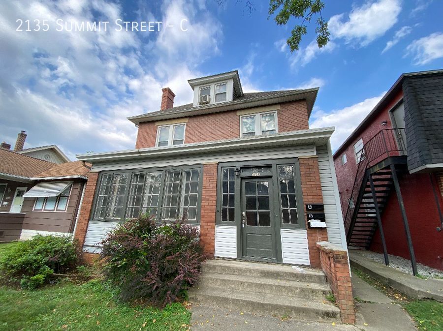 Foto principal - 2135 Summit St