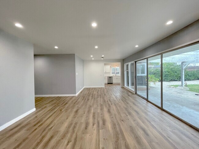 Building Photo - 6424 Blucher Ave