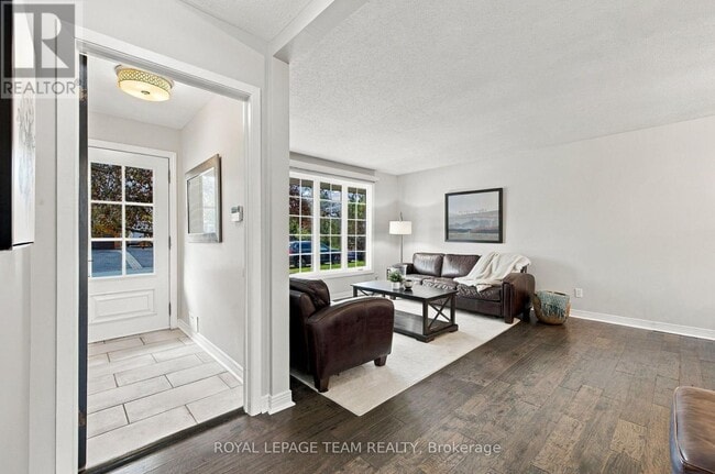 Building Photo - 1377 Fontenay Crescent