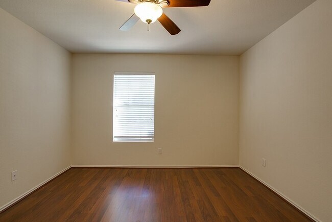 Foto del edificio - 4541 Martingale View Ln