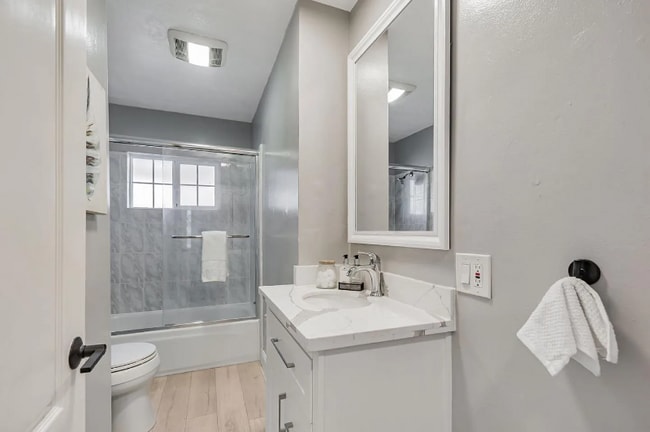 Building Photo - 2571 Los Coches Ave