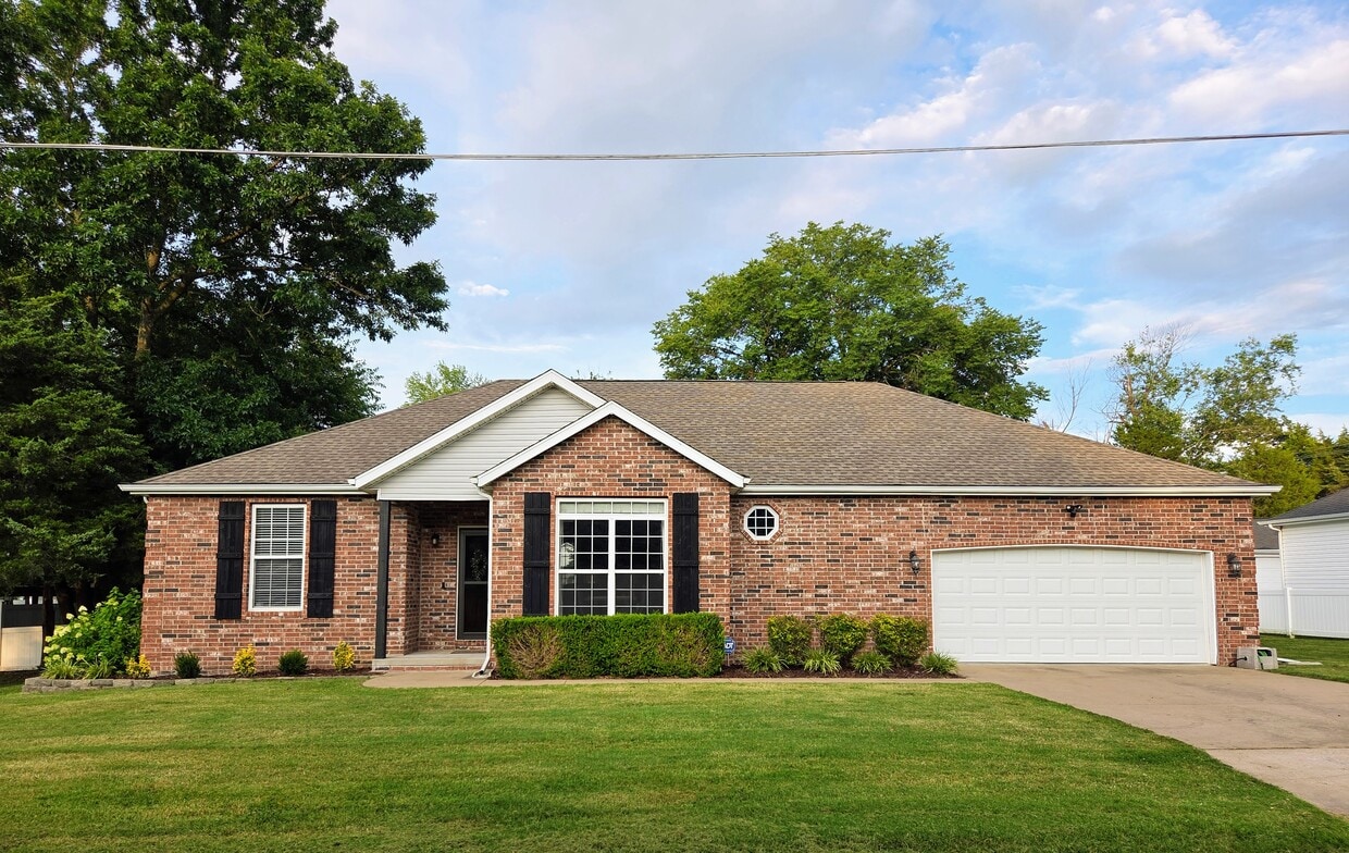 Primary Photo - 2507 Golf Links Rd