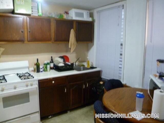 Building Photo - 8 Parker Hill Ave