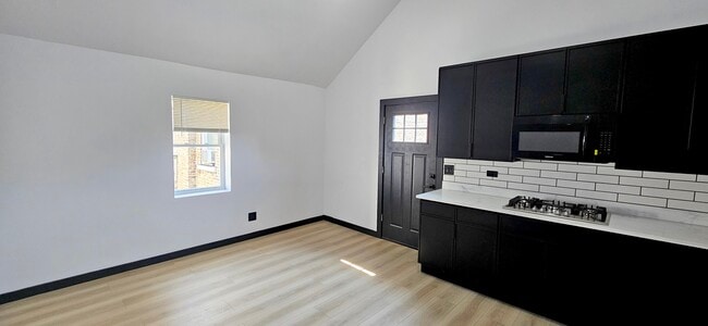 Foto del edificio - 1833 W 21st St