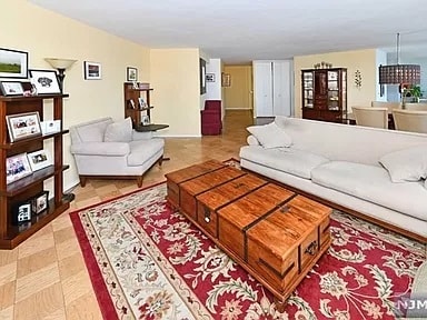 Foto del edificio - 7004 Boulevard E