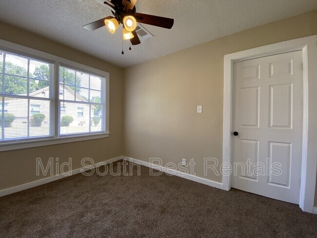 Foto del edificio - 3602 W 13th St