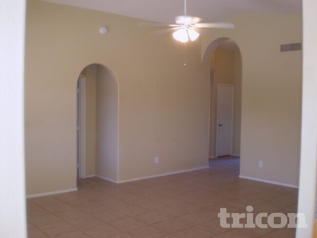 Foto del edificio - 10221 N 87th Ln