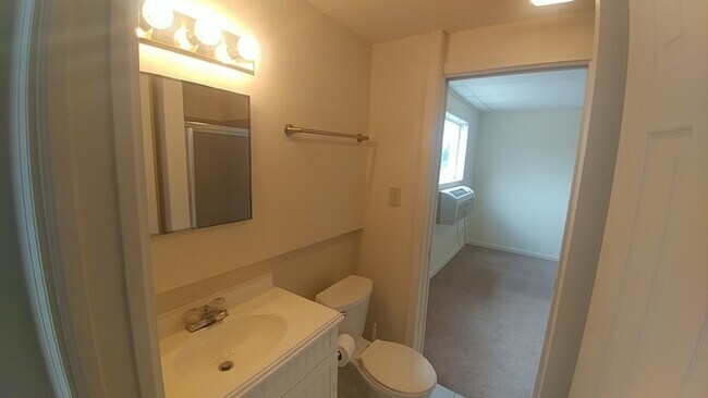 Foto del edificio - Move In Ready Very Nice 1 Bedroom  Apartment