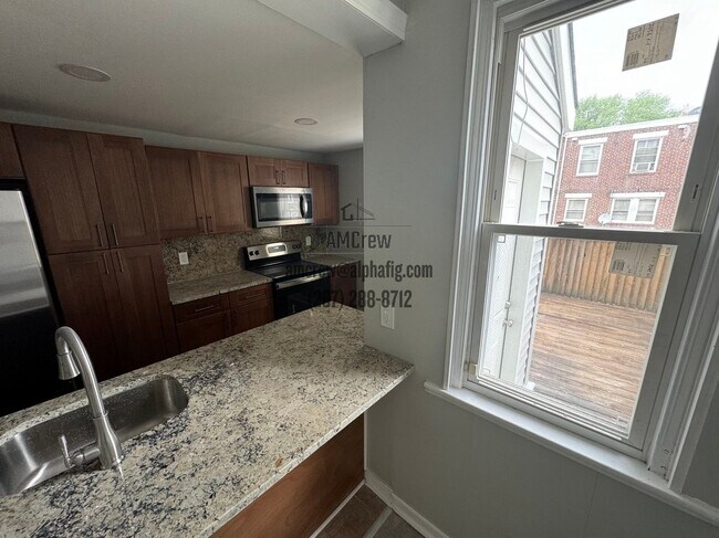 Building Photo - 1521 Alcott St