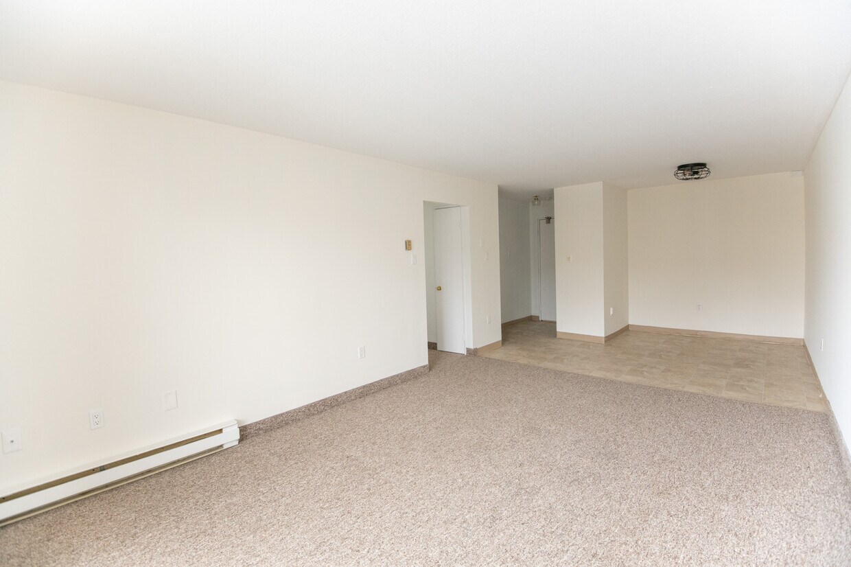 150 Park Ave E, Chatham, ON N7M 3V6 House for Rent in Chatham, ON