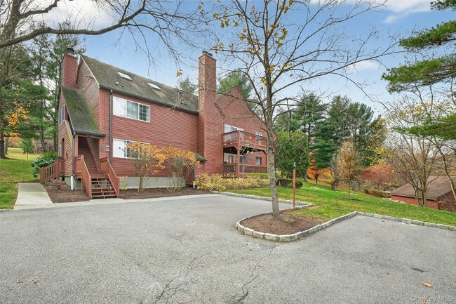 Foto del edificio - 201 Tamarack Ln