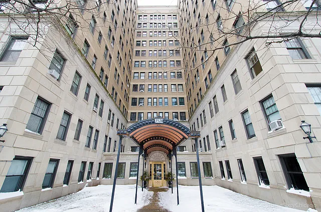 Foto principal - 3520 N Lake Shore Dr