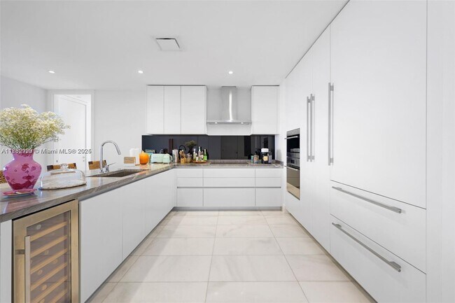 Foto del edificio - 700 NE 26th Terrace