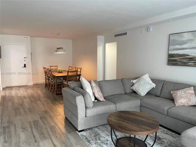 Foto del edificio - 2030 S Ocean Dr