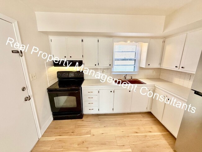 Foto del edificio - Updated 2-bedroom, 1-bath Duplex