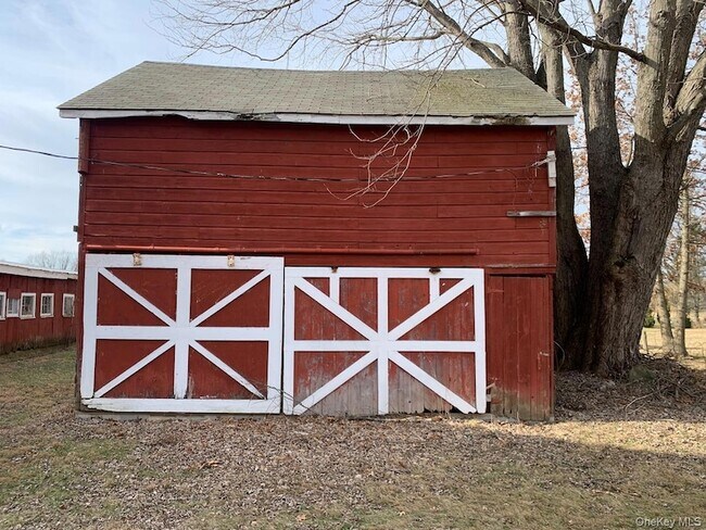 Building Photo - 460 Lasher Rd