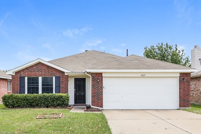 Building Photo - 2029 Wildwood Dr