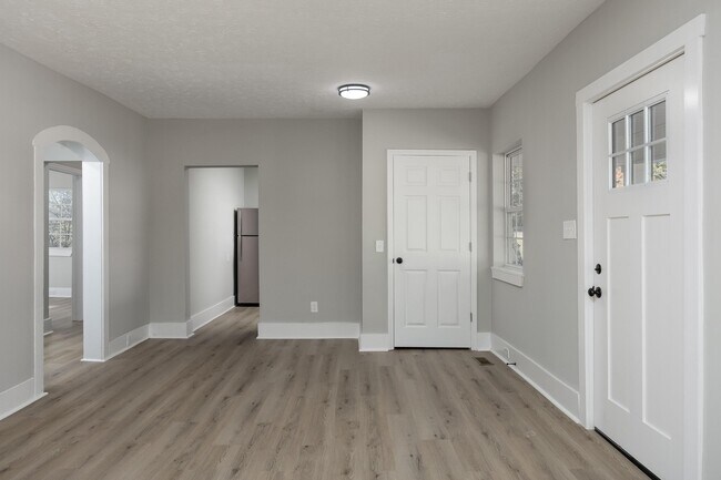 Foto del edificio - 5350 Slayton Ave