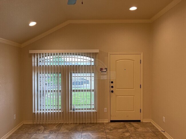 Building Photo - 5910 Cordillera Dr