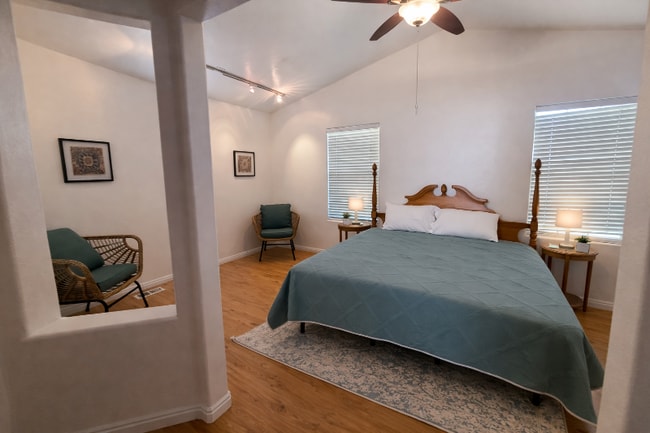 Building Photo - 991 N 2100 W