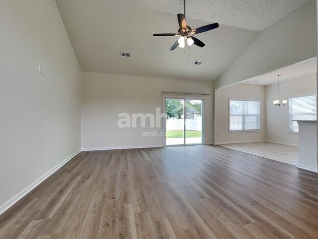 Building Photo - 523 Amsonia Cir