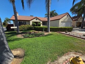 Building Photo - 550 Black Oak Ave