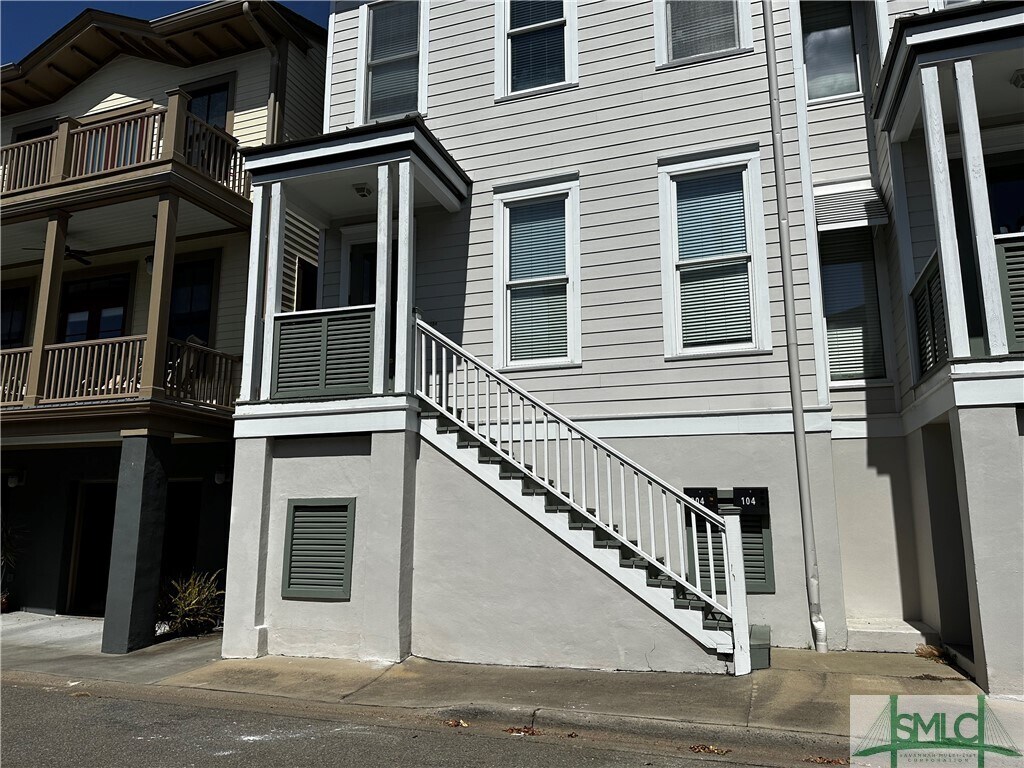 302 Lorch St Unit 104, Savannah, GA 31401 Condo for Rent in Savannah